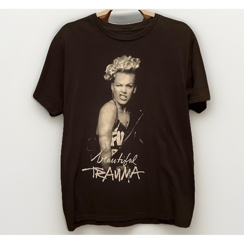 P!nk Pink Beautiful Trauma World Tour 2018 T-Shirt Size Large Black Concert Tee